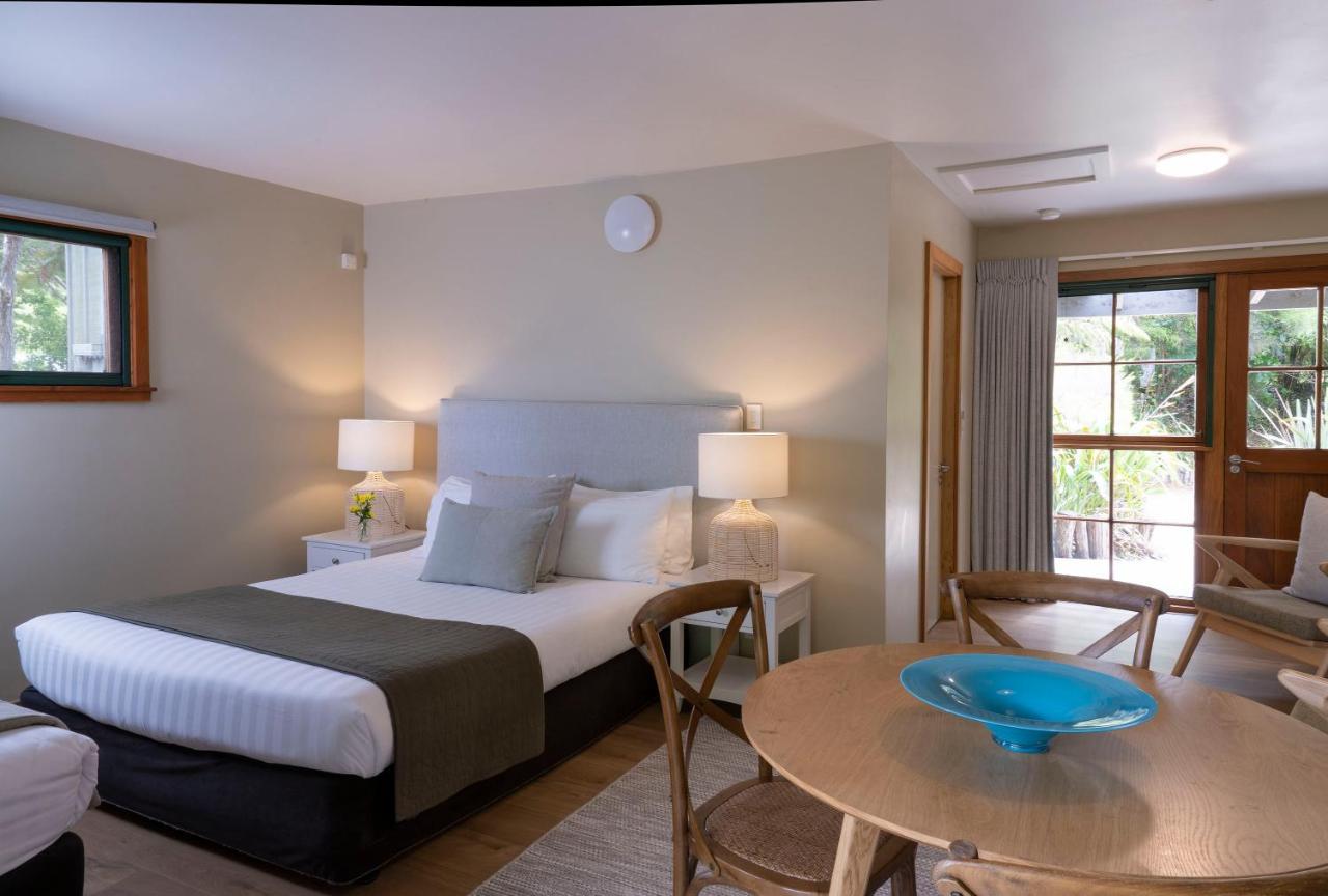 Resort Awaroa Lodge 4*