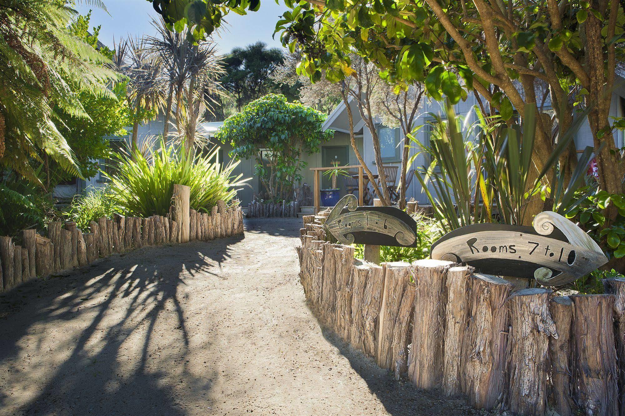 Resort Awaroa Lodge 4*