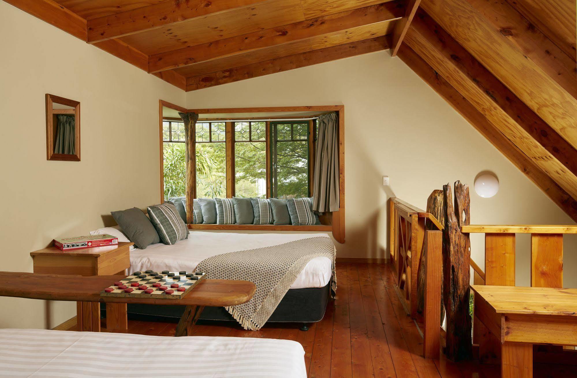 Awaroa Lodge Resort 4*